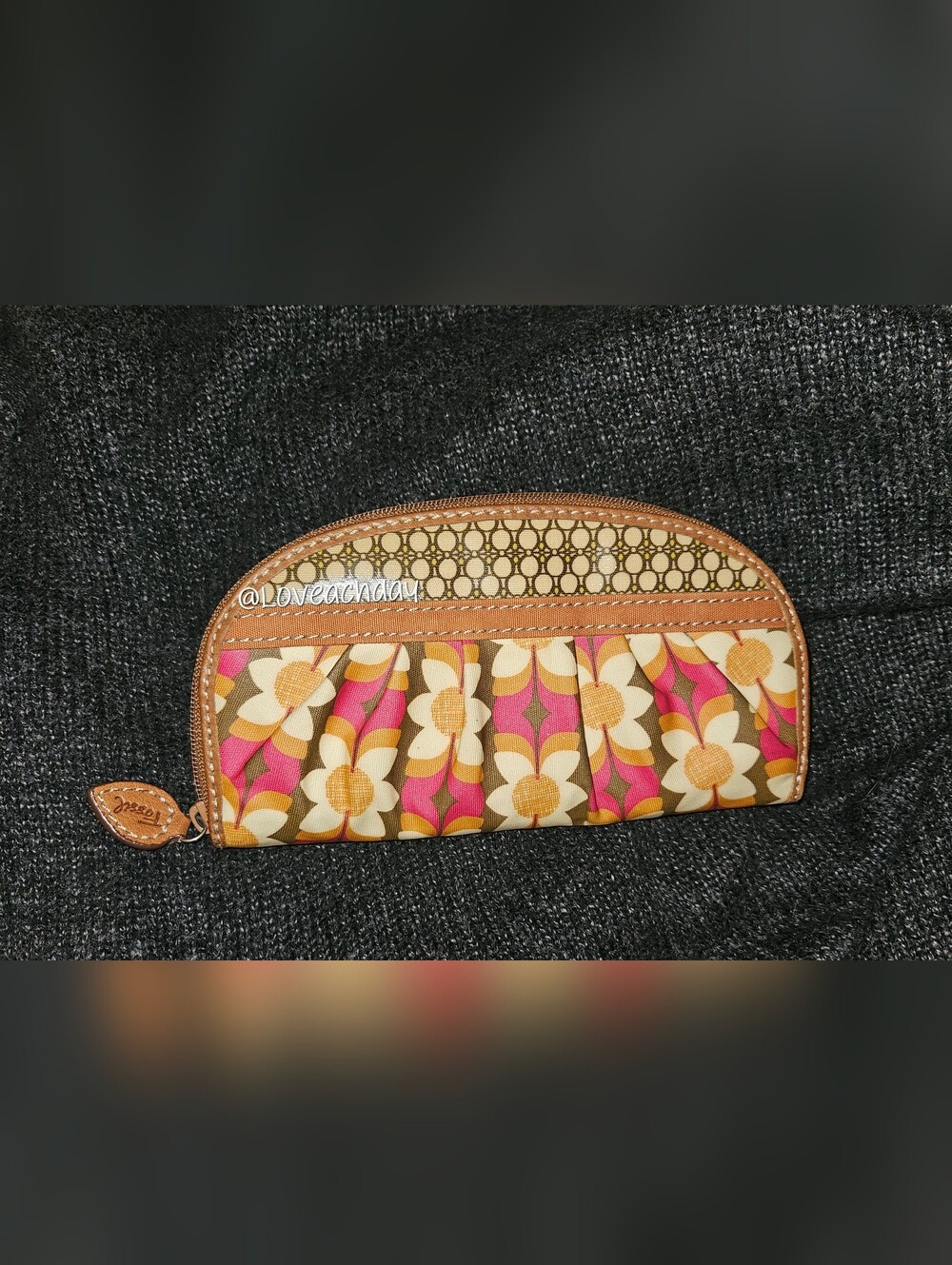 Fossil✨️Key-Per Floral Pink and Brown Clutch